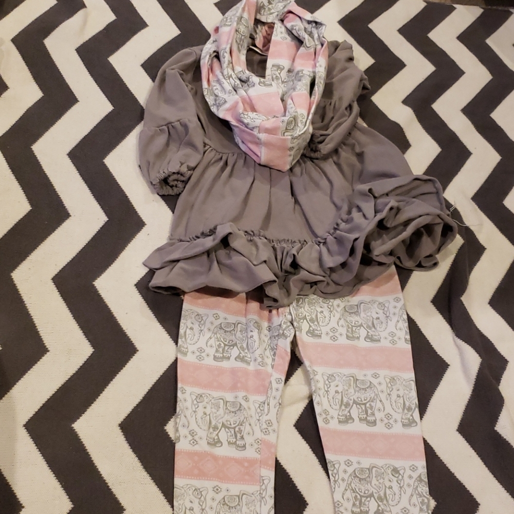 Boutique Outfit with Scarf. 2t